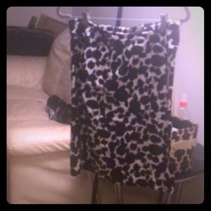 Black and white floral pencil skirt NWOT